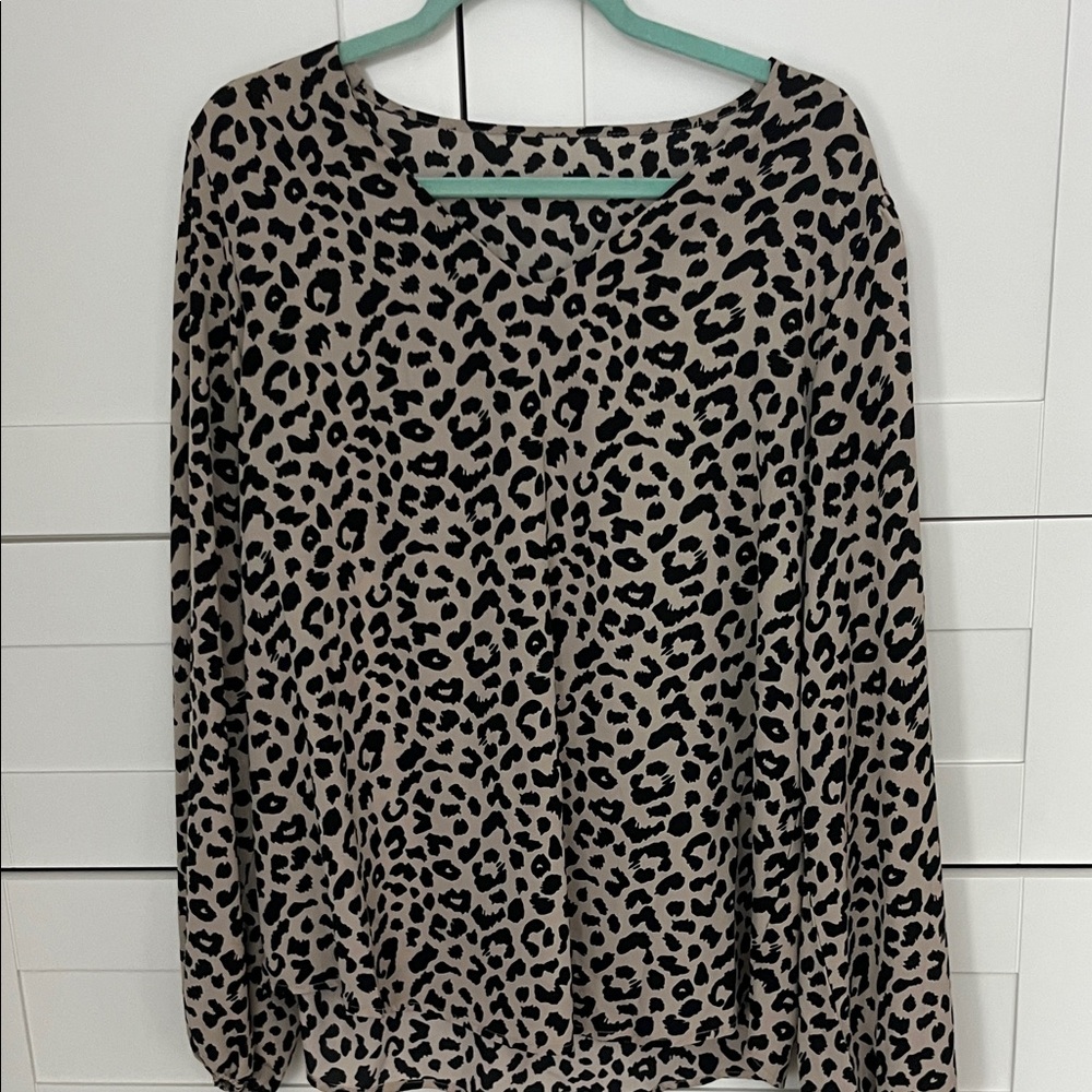 Elegant Leopard Print Long Sleeve Blouse